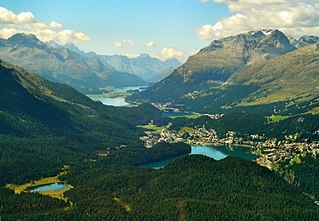 The famous view of Upper Engadine valley from the Muottas Muragl area.jpg